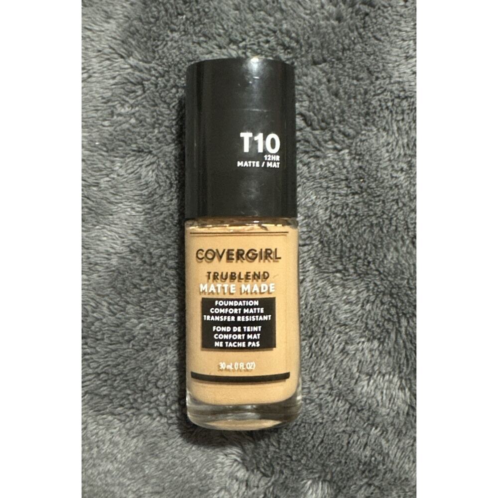 CoverGirl TruBlend Matte Made Foundation – Shade T10 – 30 ml / 1 fl oz – New